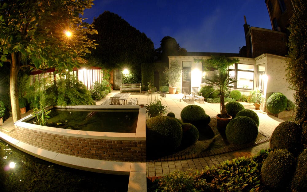 secure outdoor lights - Big Easy Landscaping