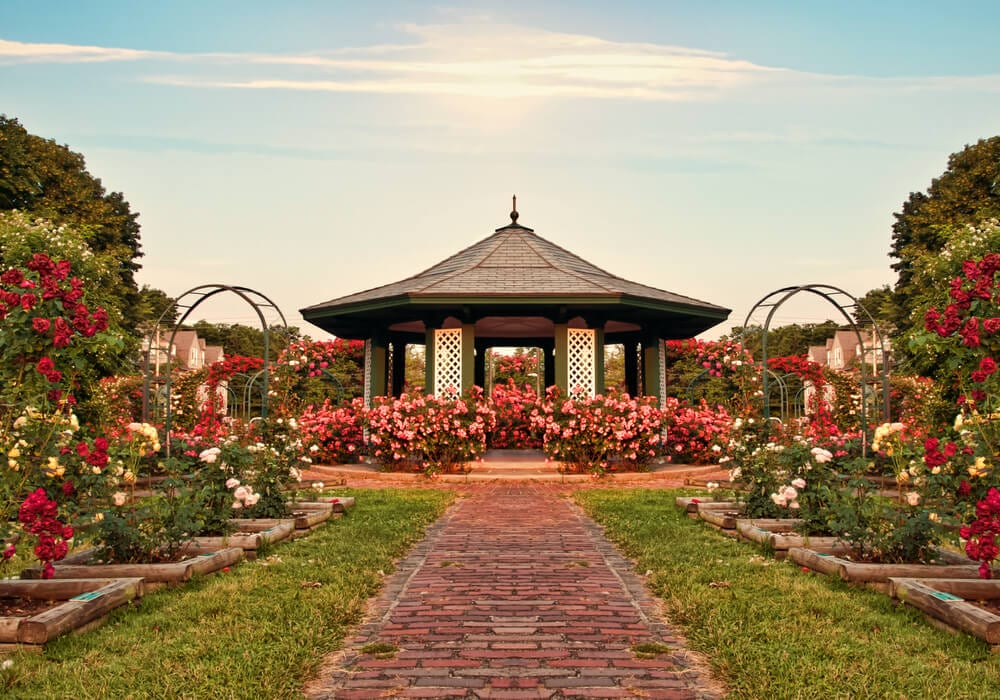 outdoor gazebo space - Big Easy Landscaping