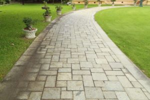stone garden pathway - Big Easy Landscaping