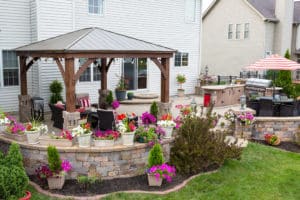 How to Integrate Seating Walls into Your Landscape in New Orleans, LA