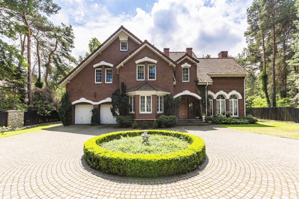 Is a Circular Driveway a Good Idea in New Orleans, LA?