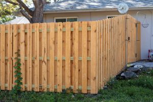 How Close to the Property Line Can I Put a Fence in New Orleans, LA?